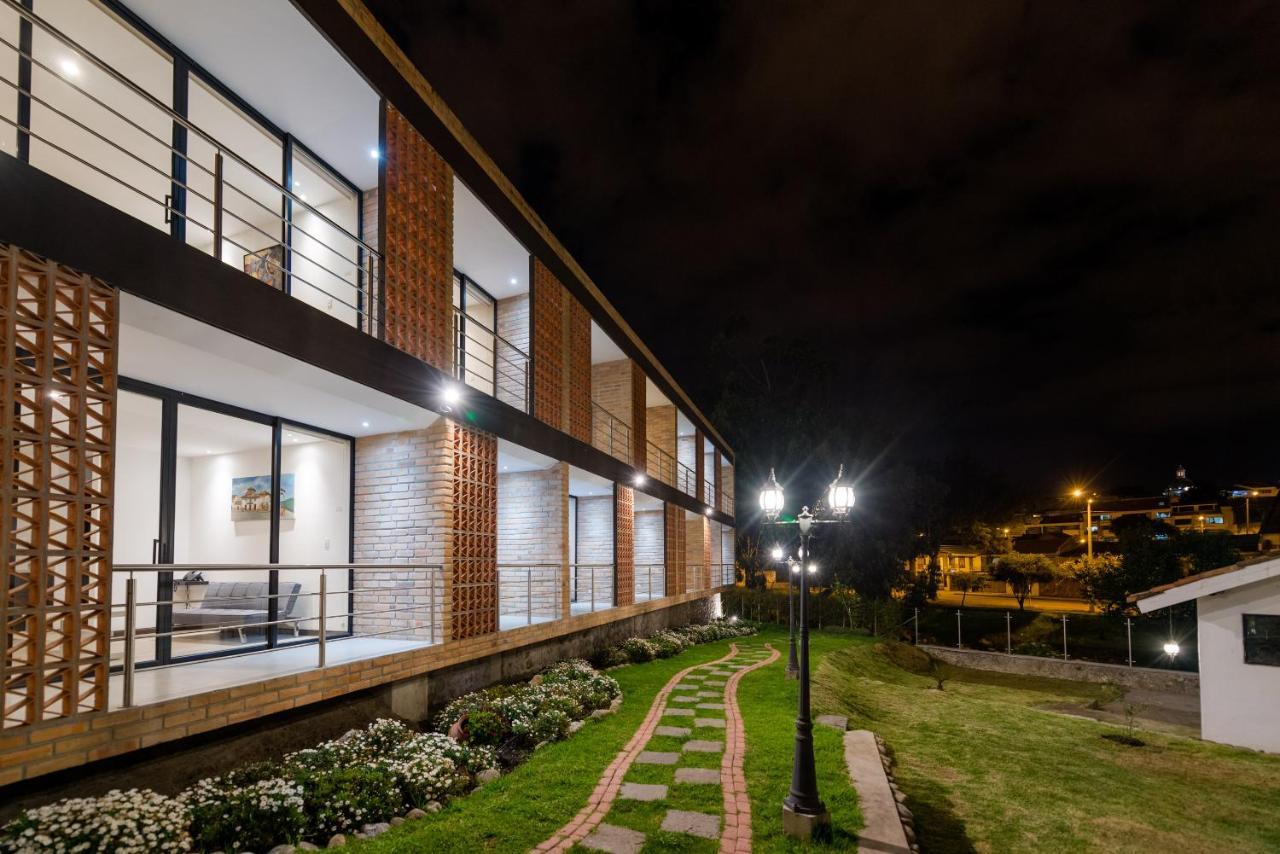 Venue Batan Hotel&Suites Куенка Екстер'єр фото