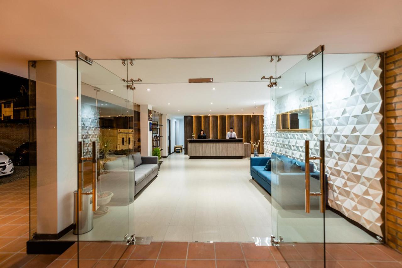 Venue Batan Hotel&Suites Куенка Екстер'єр фото