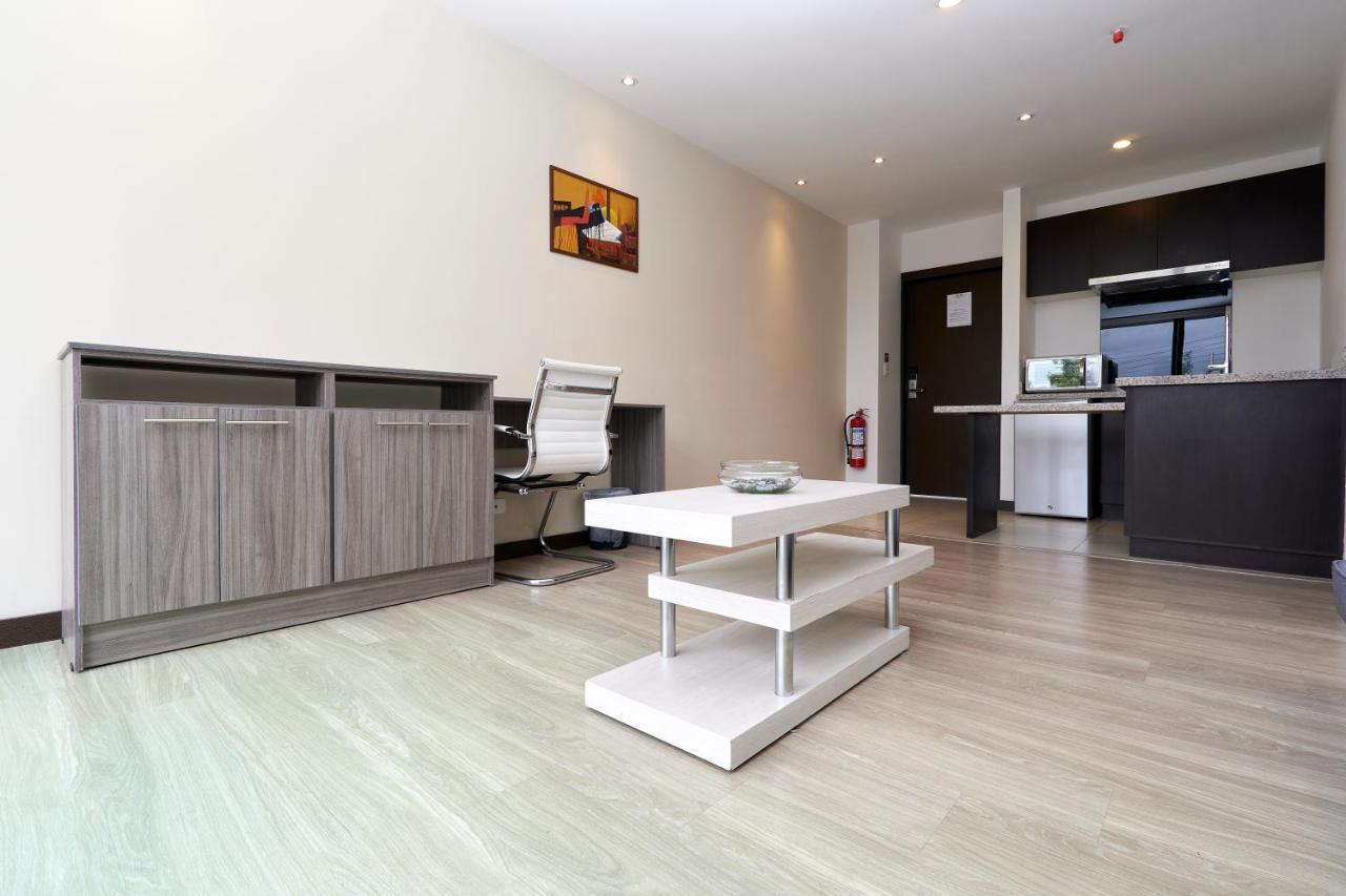 Venue Batan Hotel&Suites Куенка Екстер'єр фото
