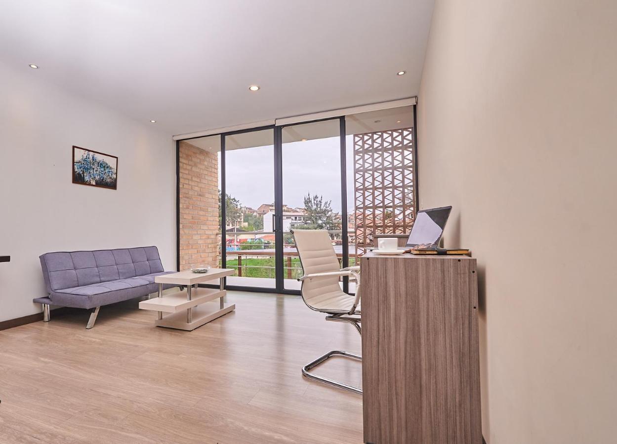 Venue Batan Hotel&Suites Куенка Екстер'єр фото