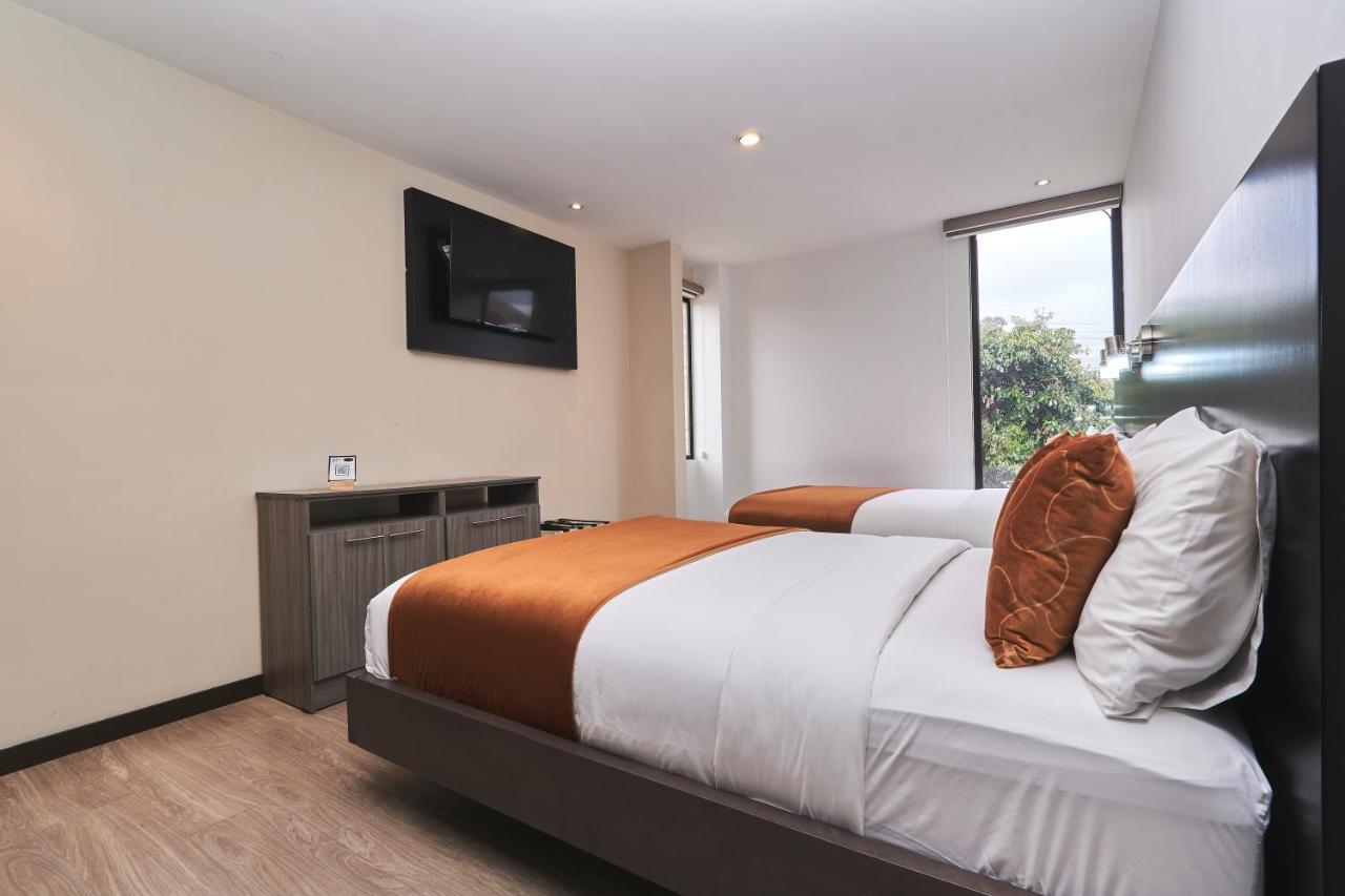 Venue Batan Hotel&Suites Куенка Екстер'єр фото