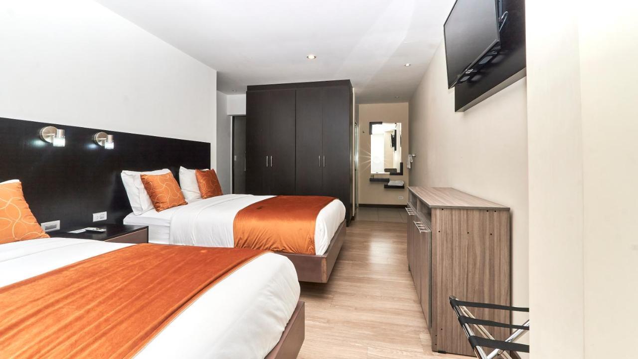 Venue Batan Hotel&Suites Куенка Екстер'єр фото