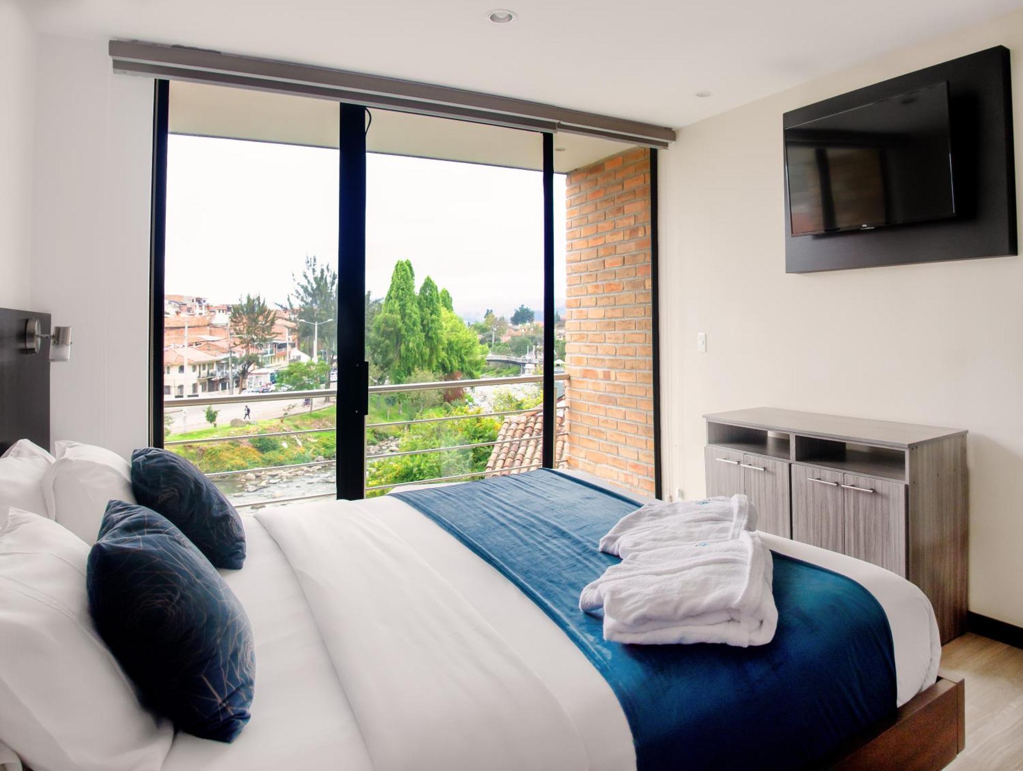 Venue Batan Hotel&Suites Куенка Екстер'єр фото